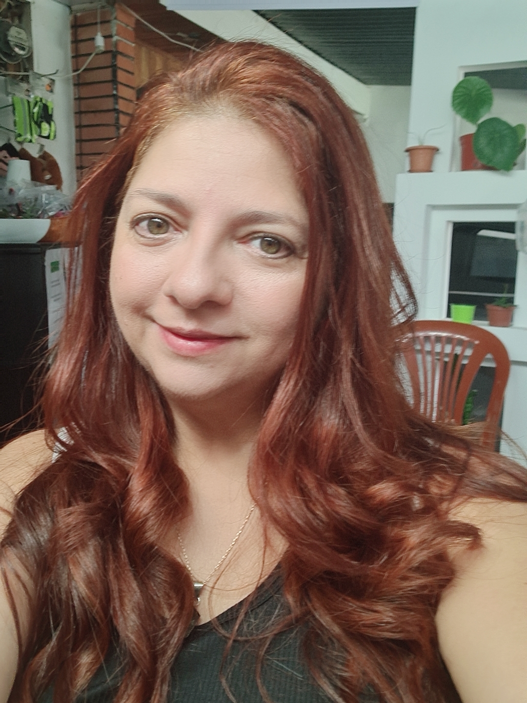 Vivi, colorista profesional y dueña de Sala de Belleza Vivi